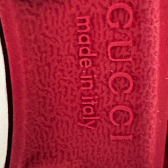 NEW Gucci Beige Monogram Sneakers with Red and Green Accents - Picture 7 of 8